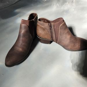 Simply Vera Vera Wang Size 10